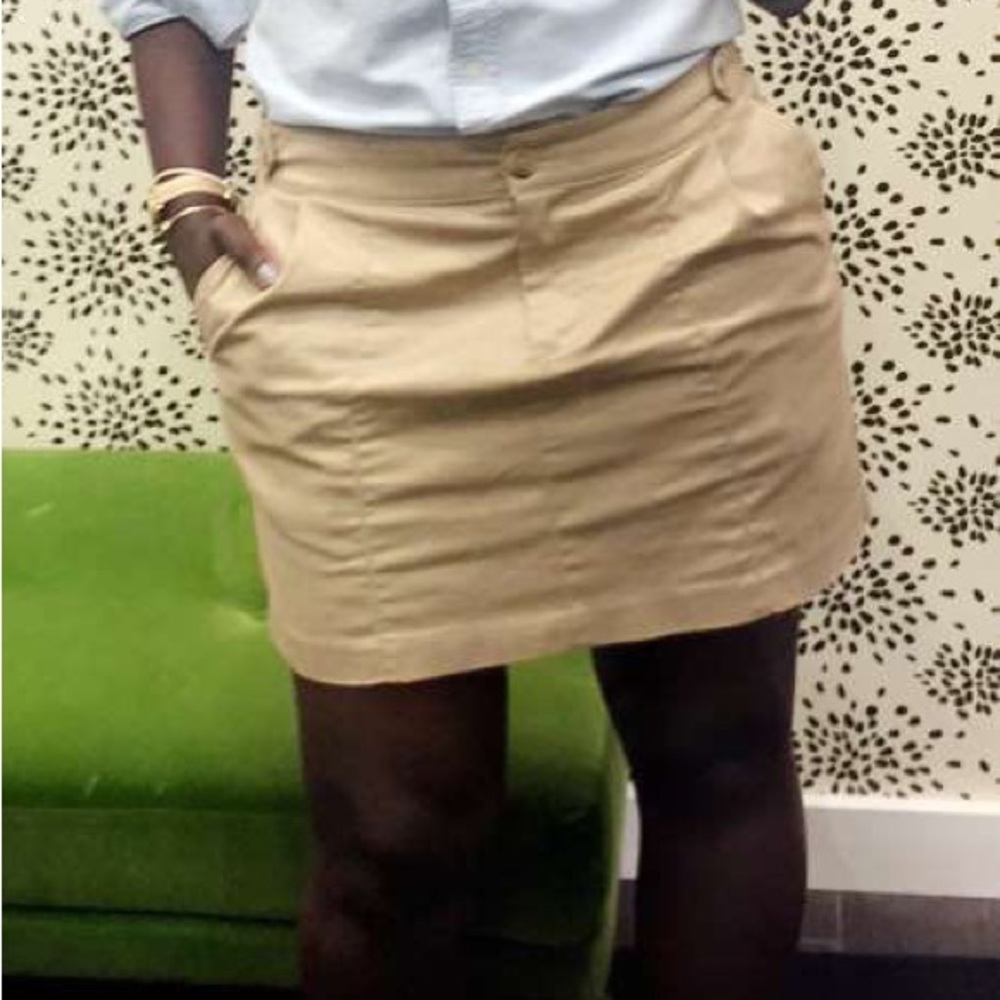 Gap Skirt with POCKETS!